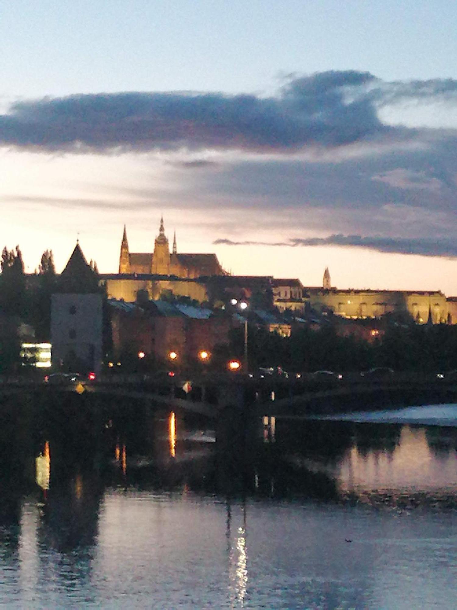 Valentinka Minutes Away From Charles Bridge Praga Exterior foto