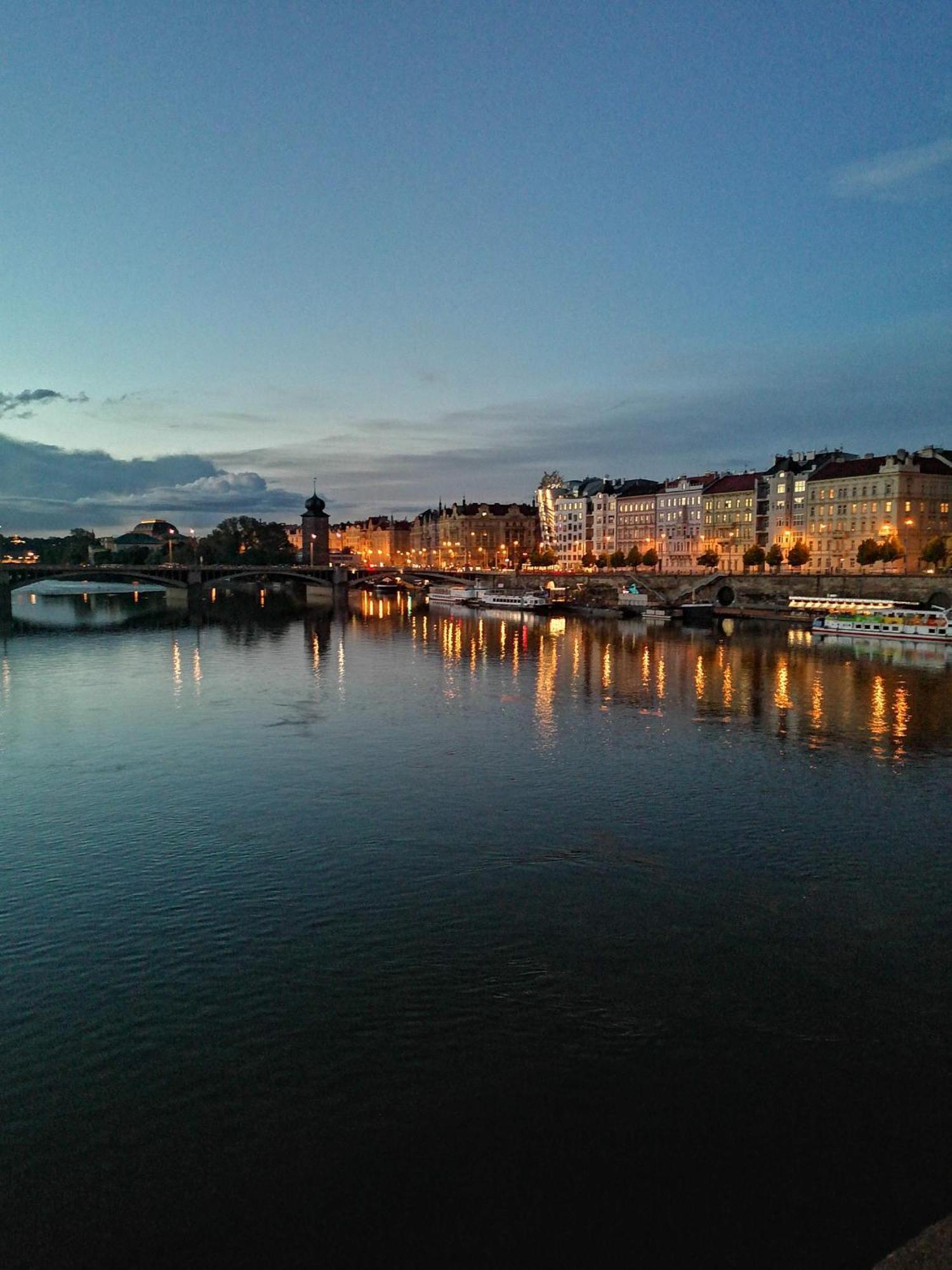 Valentinka Minutes Away From Charles Bridge Praga Exterior foto