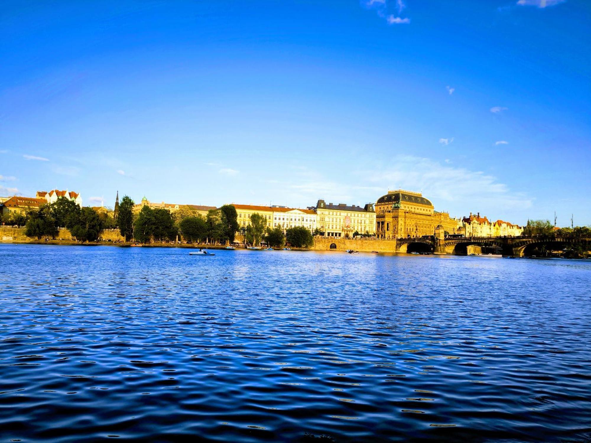 Valentinka Minutes Away From Charles Bridge Praga Exterior foto